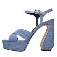 Sandali in denim 