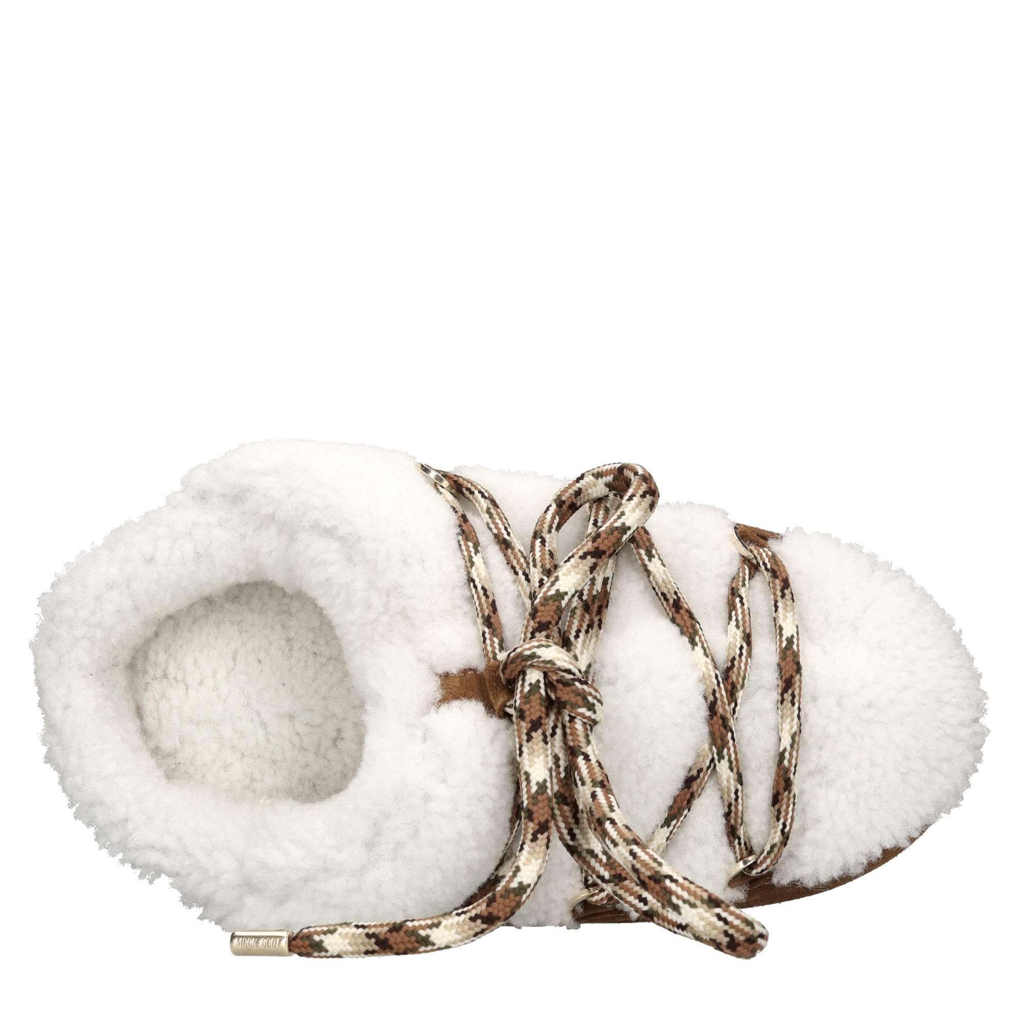 Mules in camoscio ed ecopelliccia 