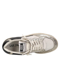 Sneakers in pelle. 
