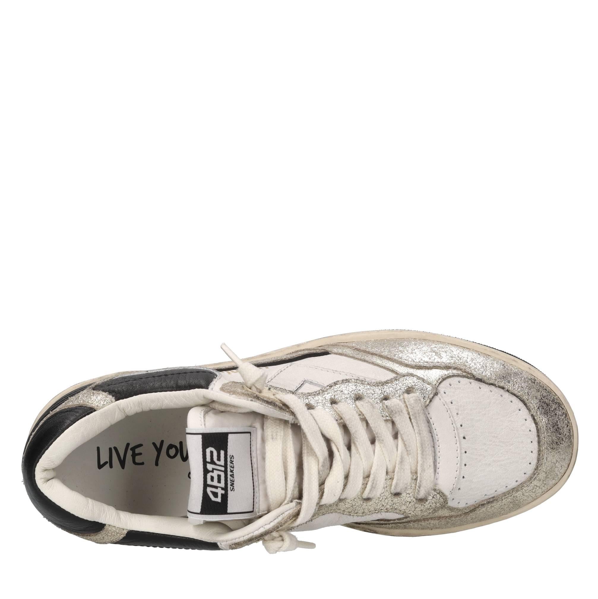Sneakers in pelle. 