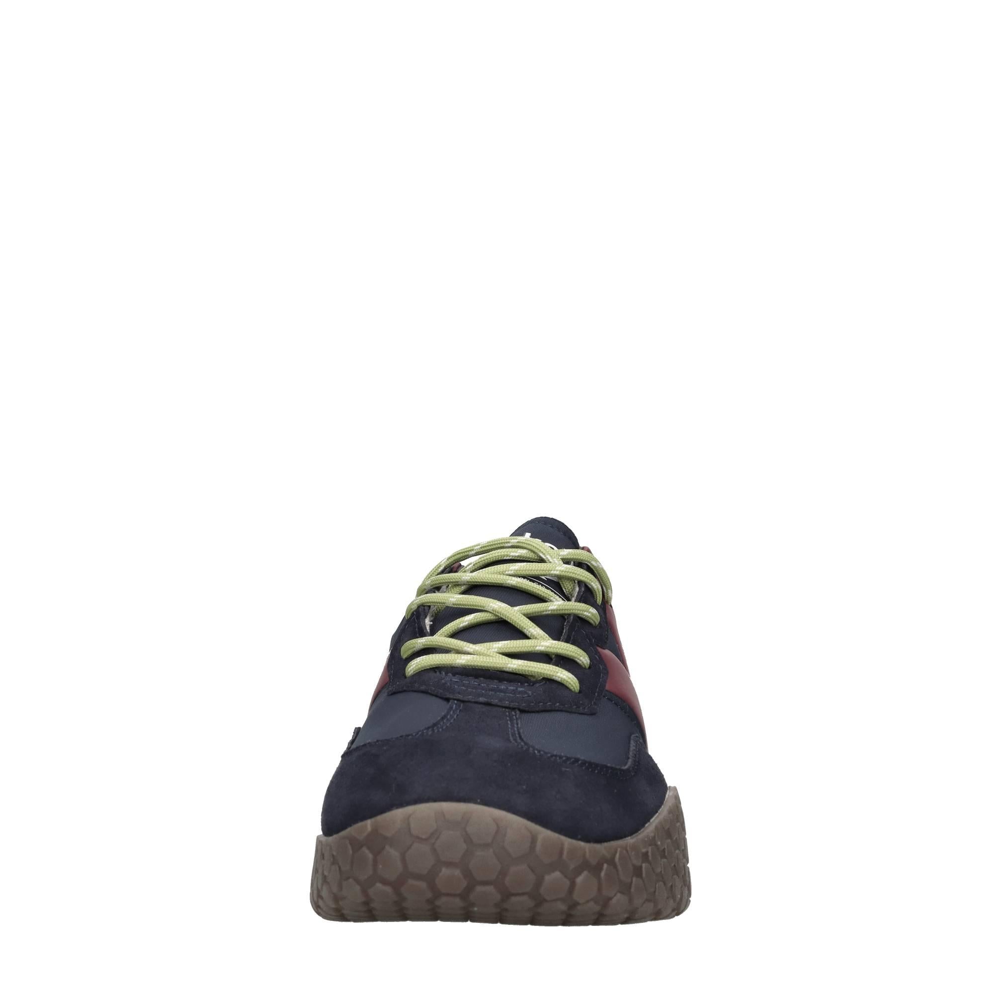 Sneakers in camoscio e tessuto 
