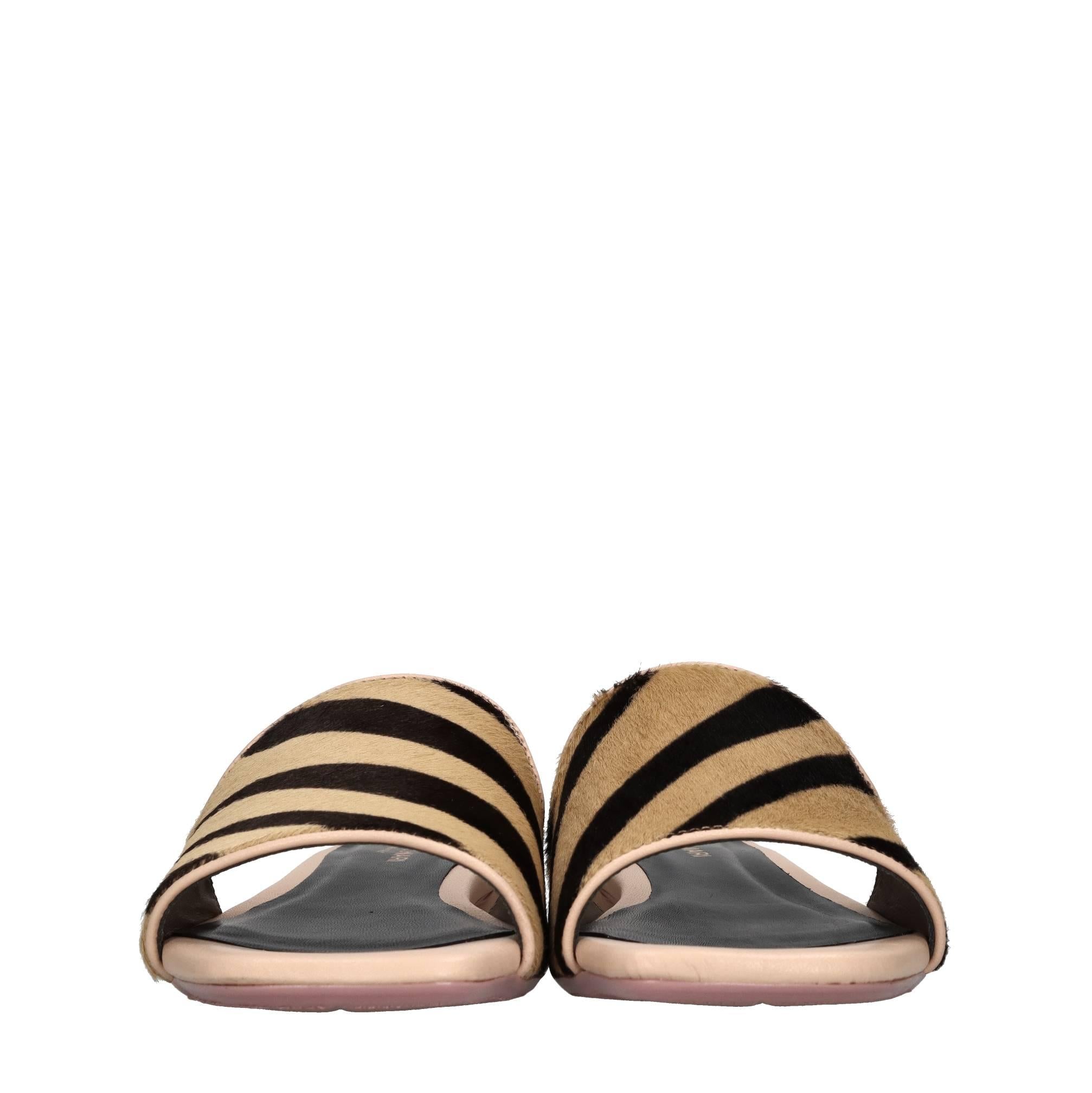 Mules in cavallino 