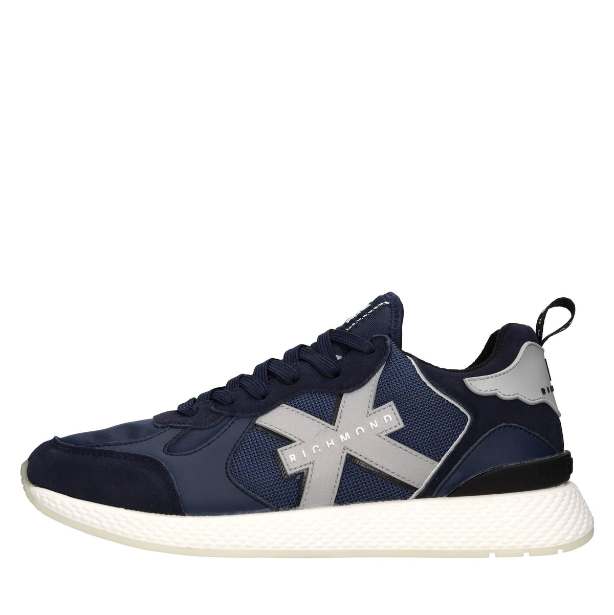 Sneakers in camoscio, ecopelle e tessuto 