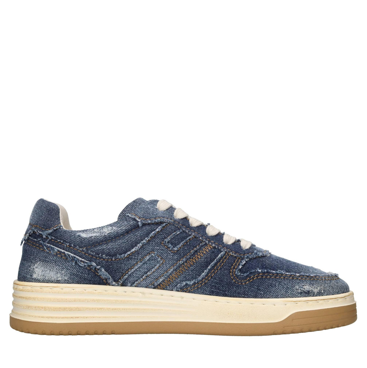 Sneakers in denim 