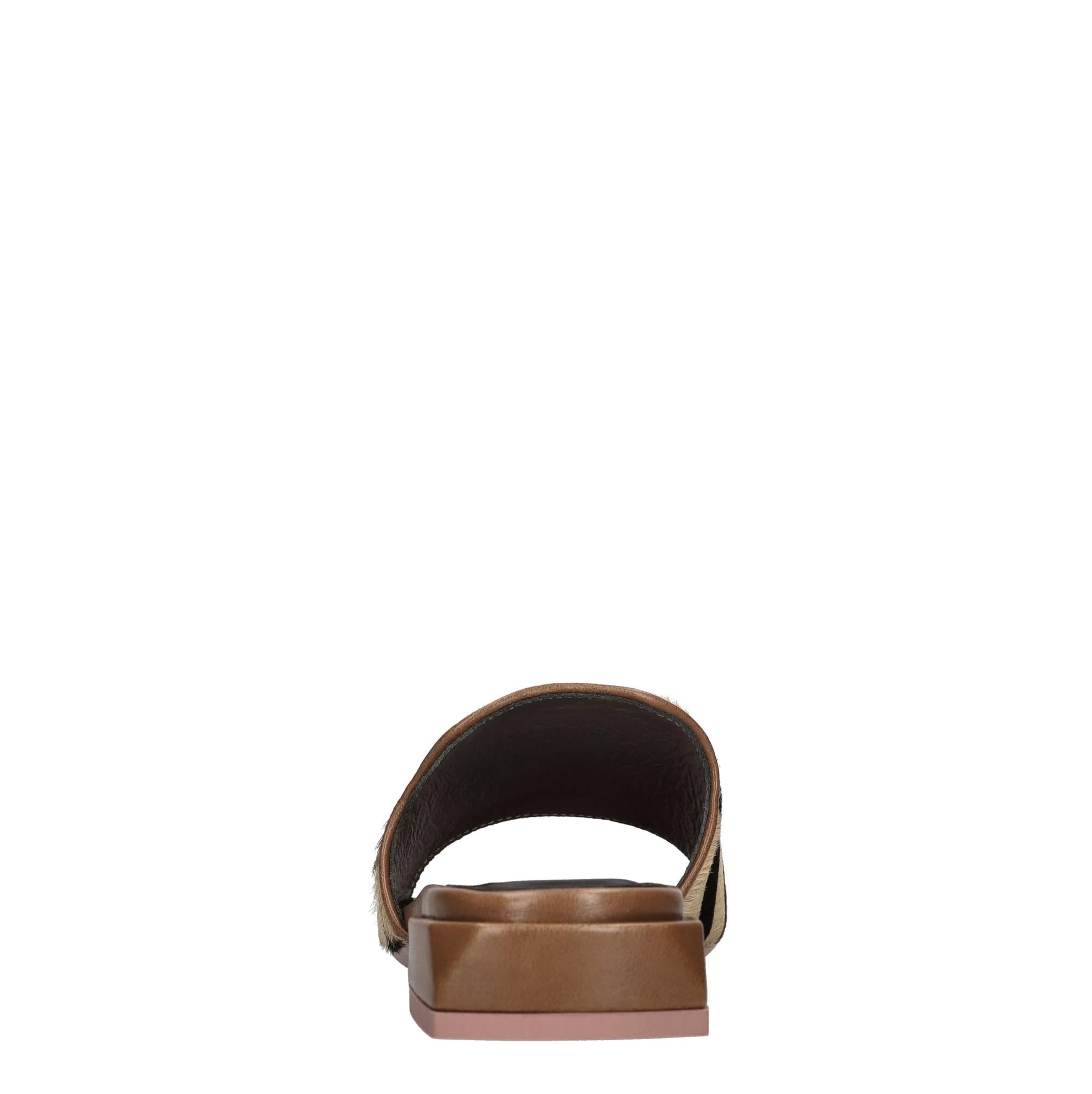 Mules in cavallino 