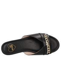 Flat in pelle 