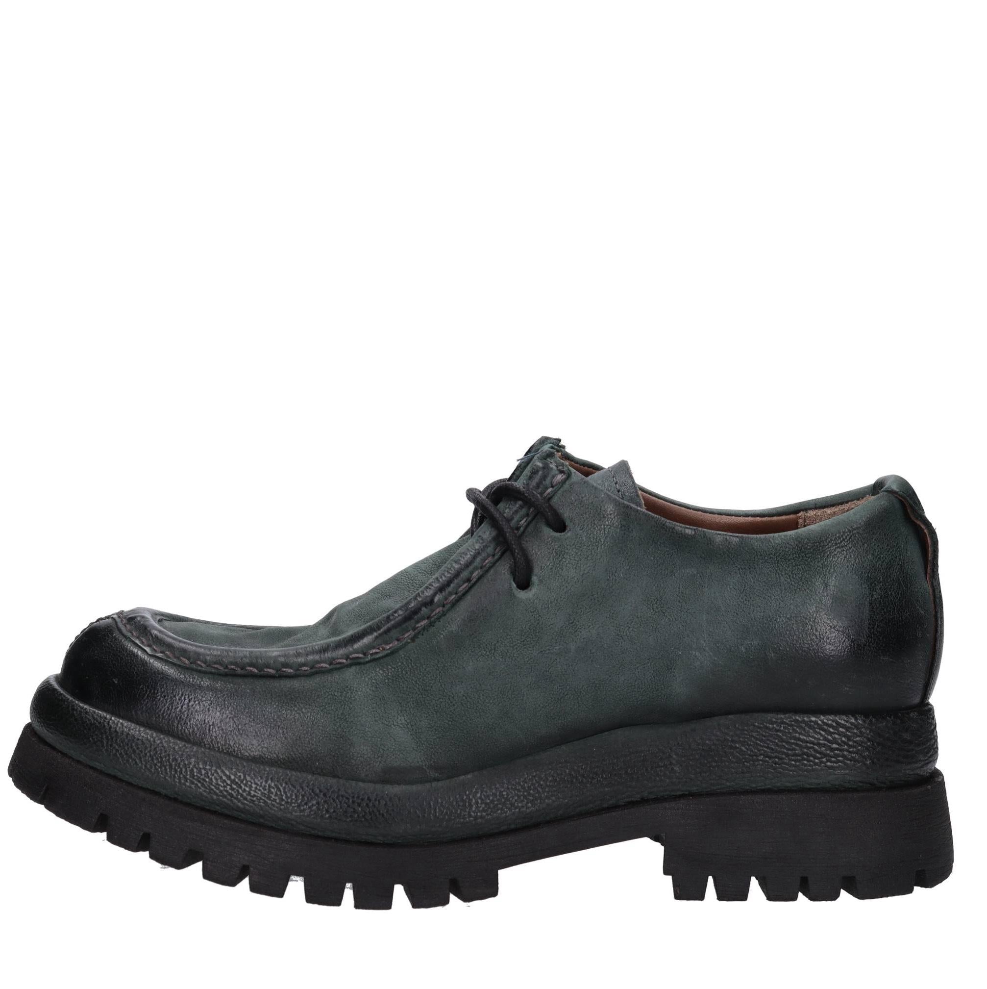 Stringate in pelle 