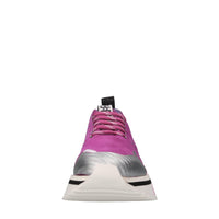 Sneakers in camoscio e tessuto 