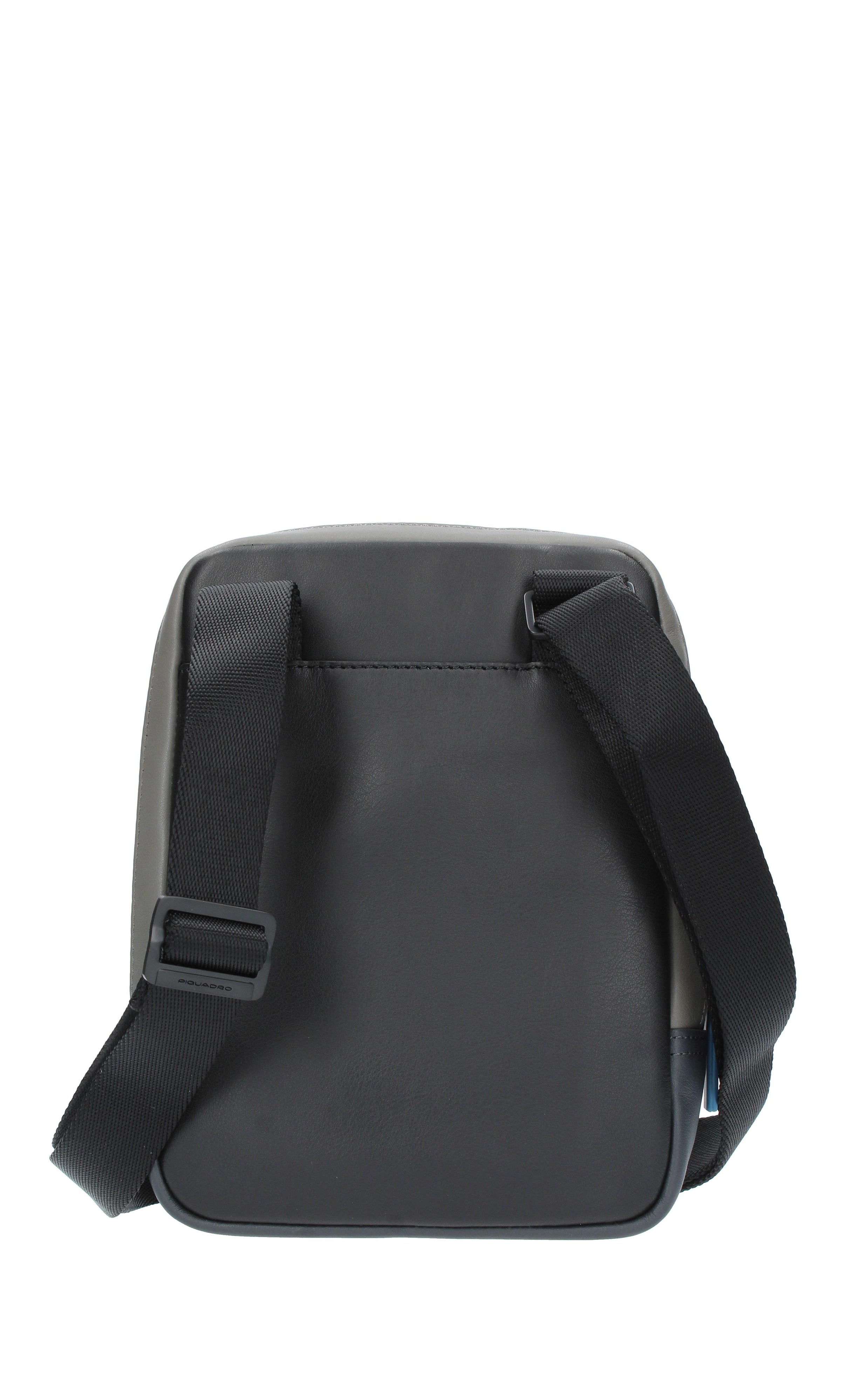 Tracolla PIQUADRO modello CA3084UB00 in pelle 