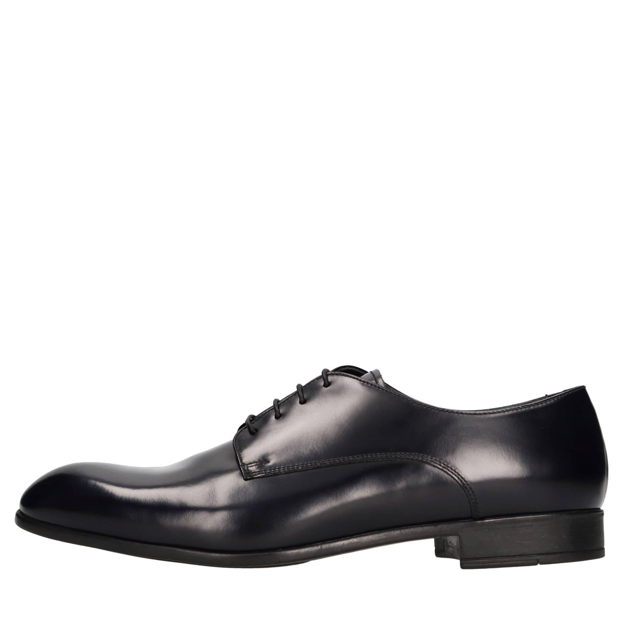 Stringate in pelle 