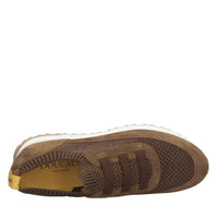Slip-on in camoscio e tessuto 