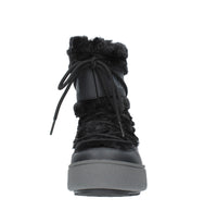 Stivaletti da neve modello LTRACK FAUX FUR MOON BOOT in ecopelliccia e nylon tecnico idrorepellente 