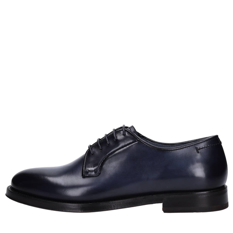Stringate in pelle 