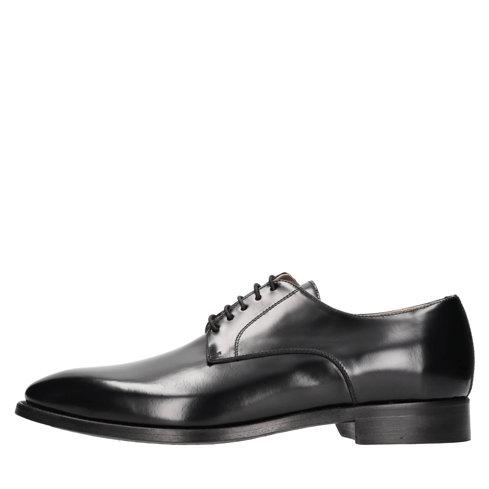 Stringate in pelle 