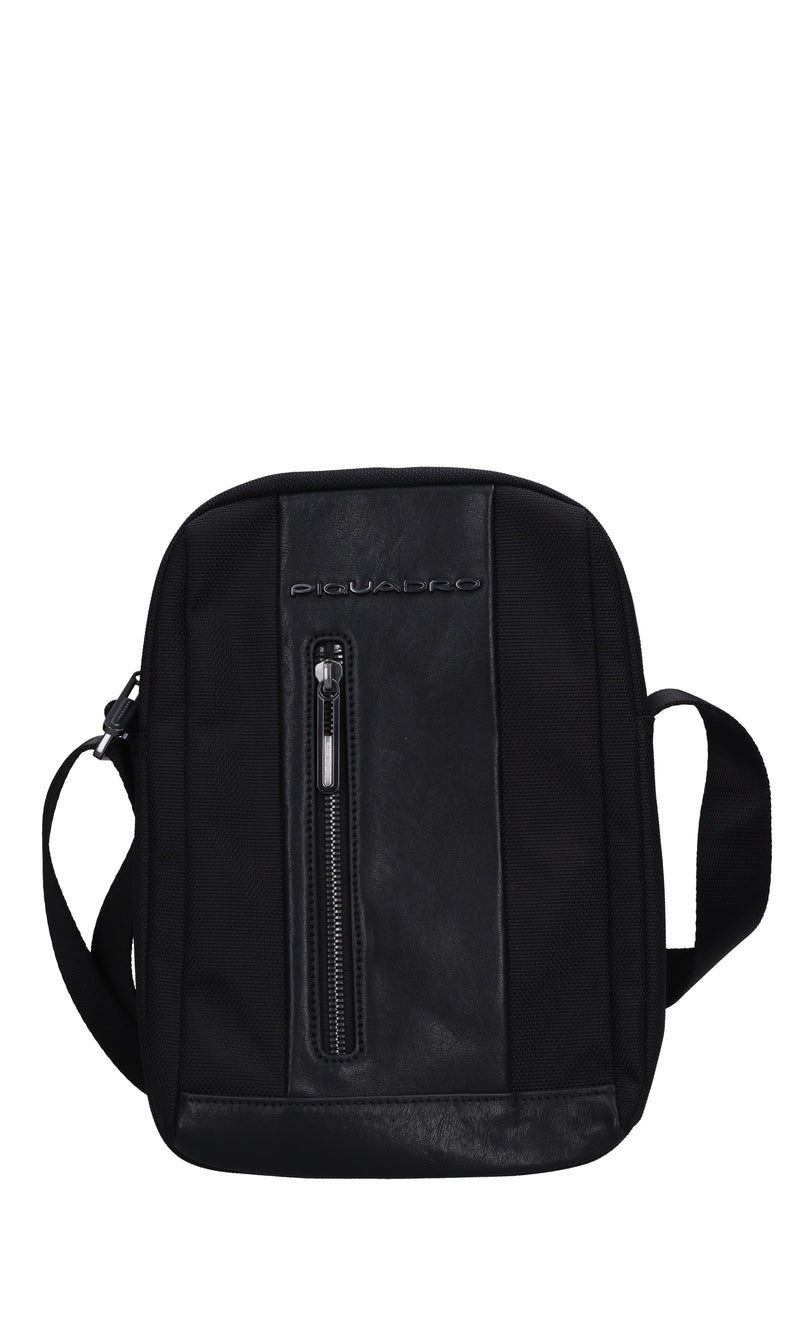 Borsa in pelle e tessuto 