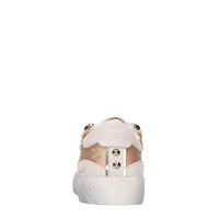 Sneakers in pelle, tessuto e strass 