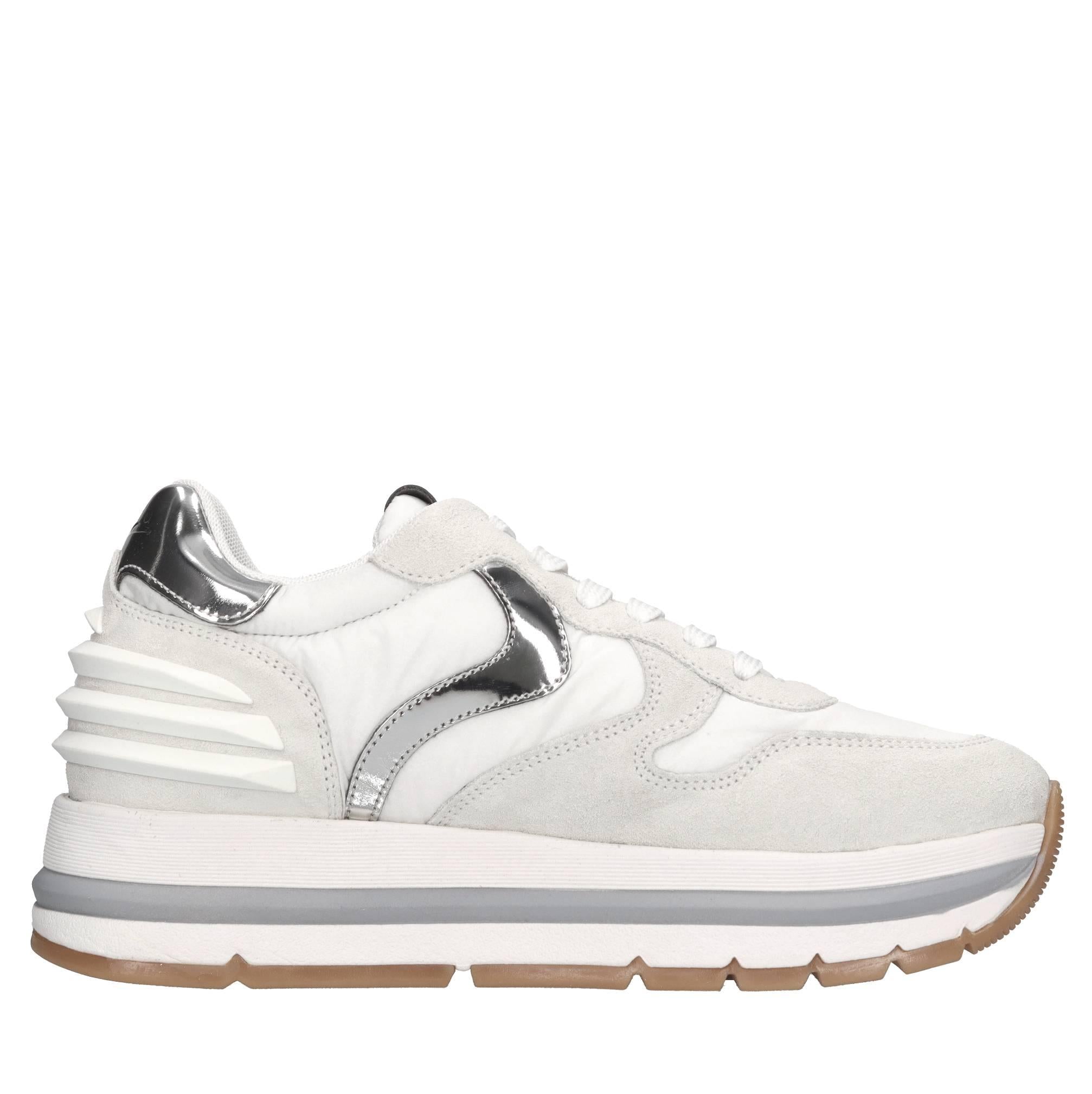 Sneakers in camoscio e tessuto 