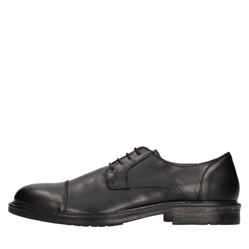 Stringate in pelle 
