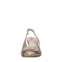 Décolleté slingback in pelle lucida 