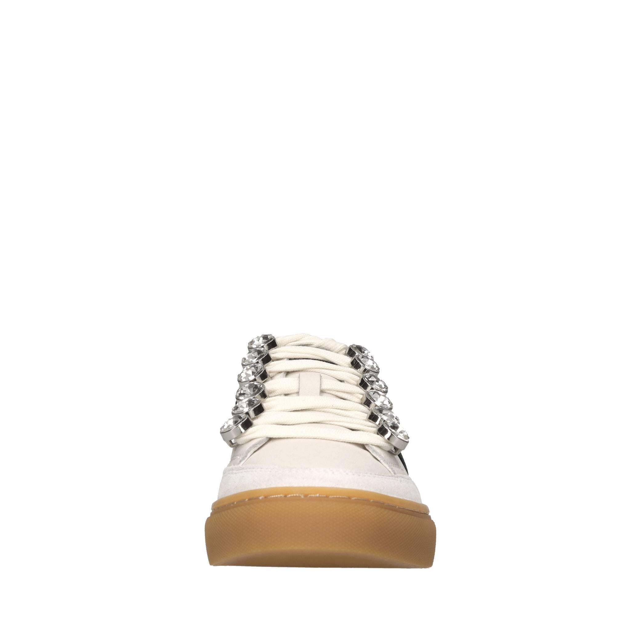 Sneakers in pelle,borchie e strass 