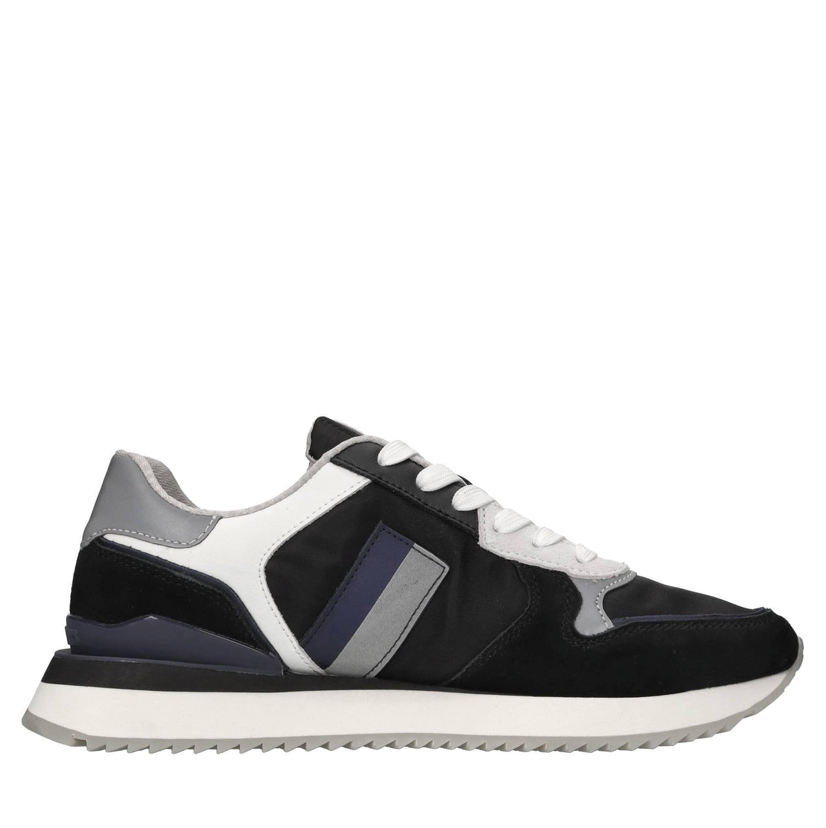 Sneakers in pelle,ecopelle e tessuto 