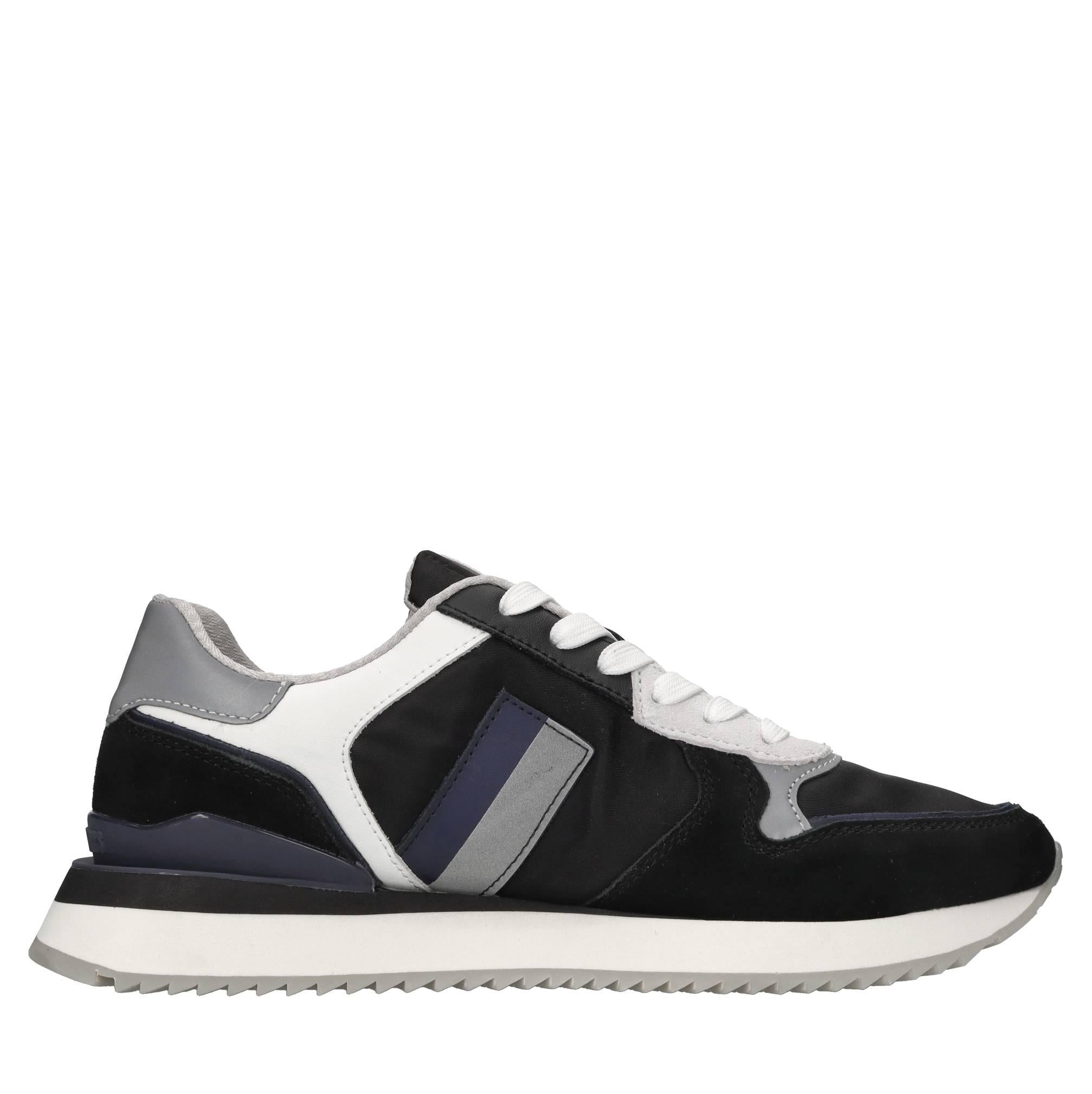 Sneakers in pelle,ecopelle e tessuto 
