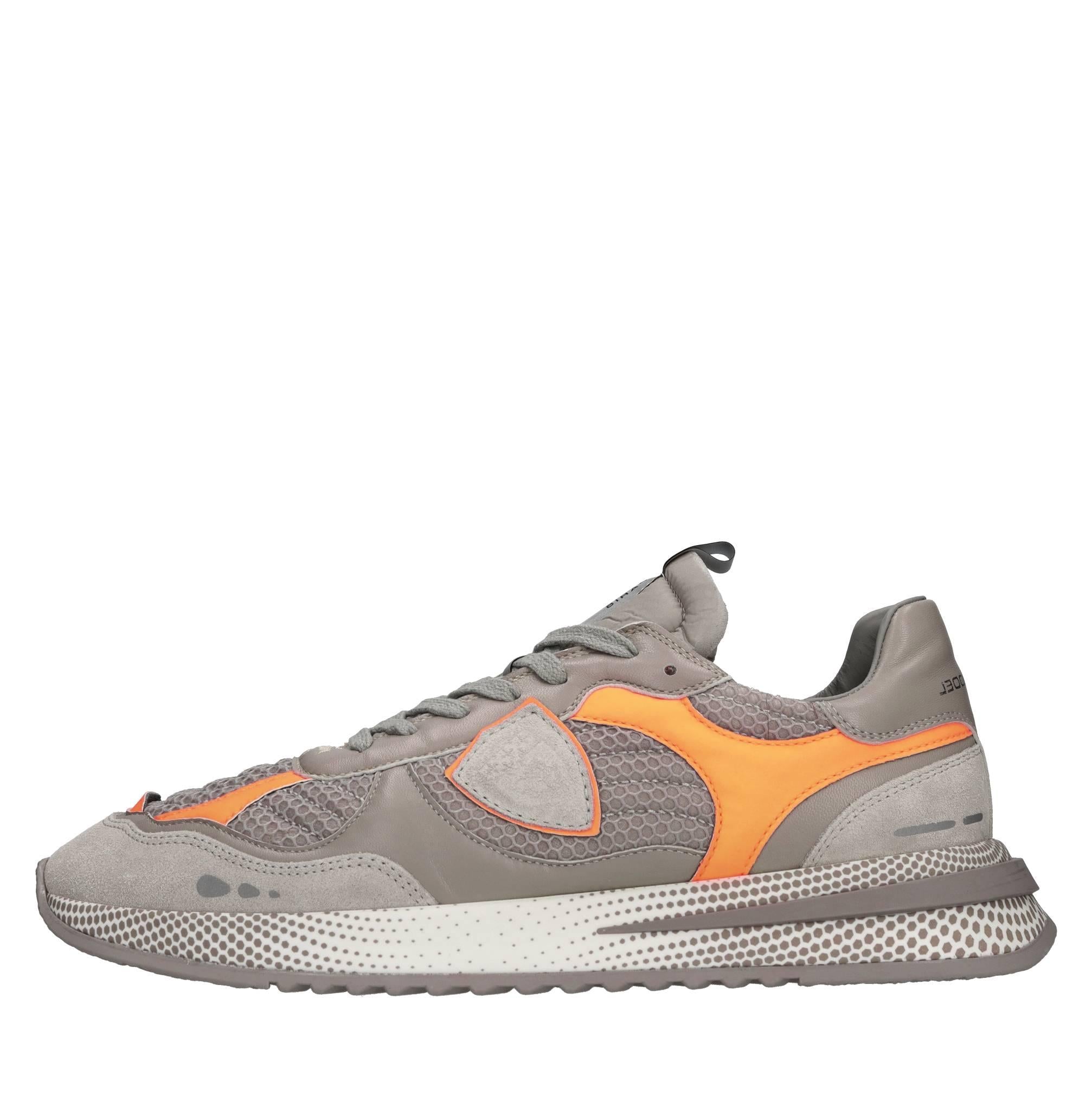 Sneakers in pelle e tessuto con dettagli arancio fluo 