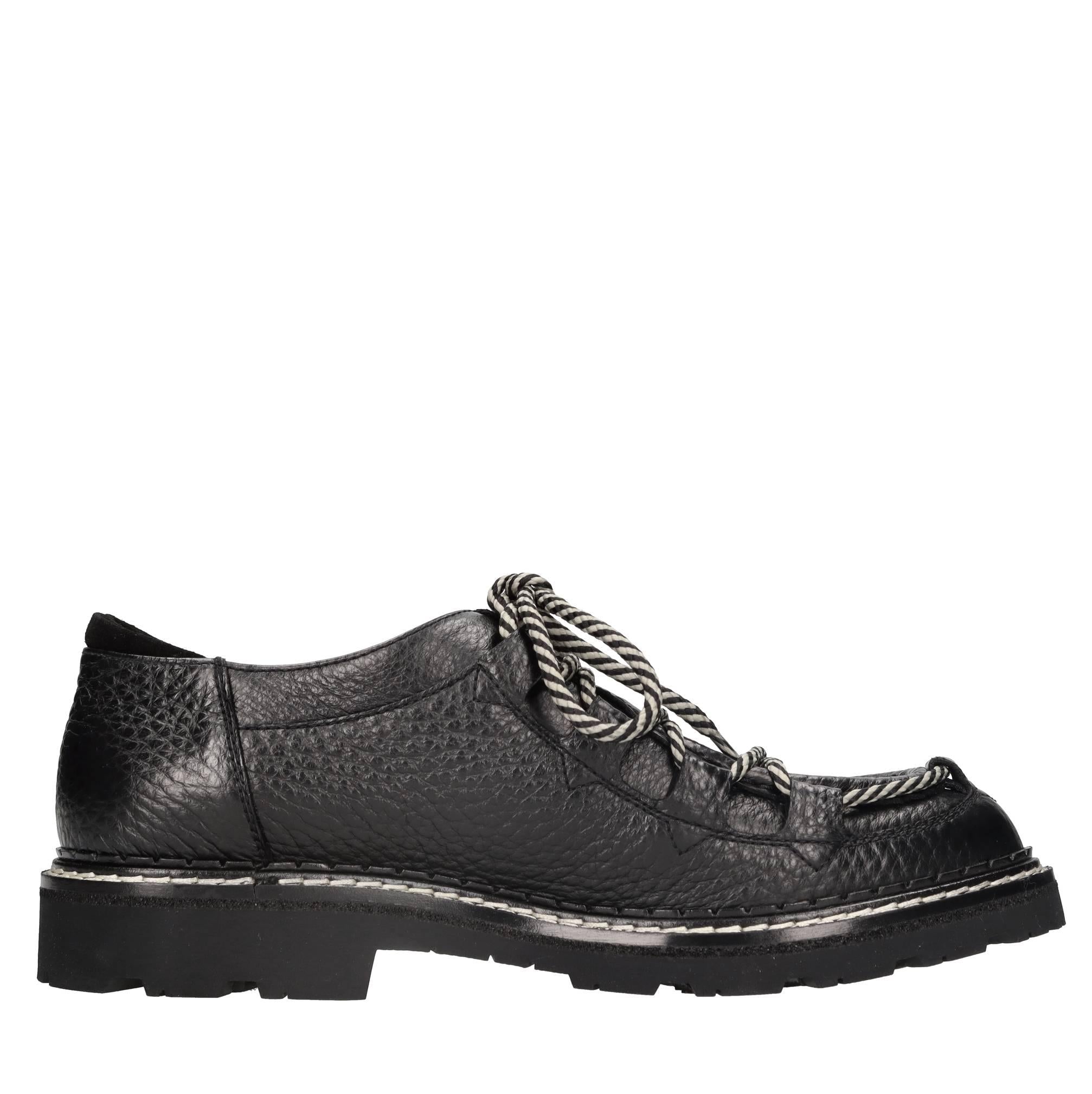 Stringate in pelle 