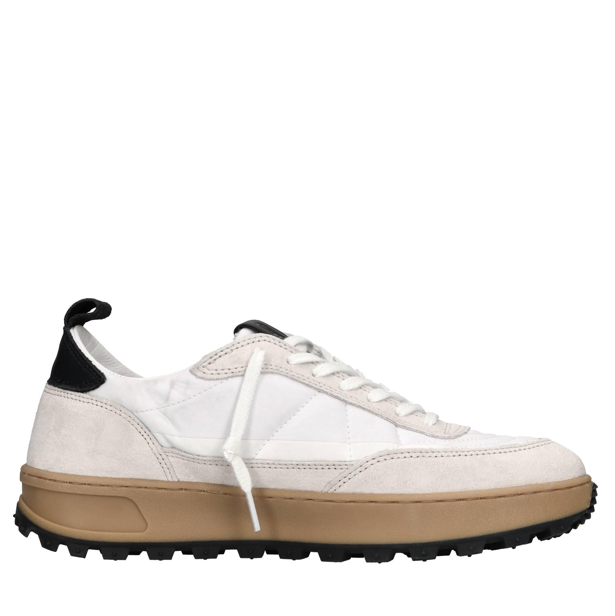 Sneakers in camoscio e tessuto 
