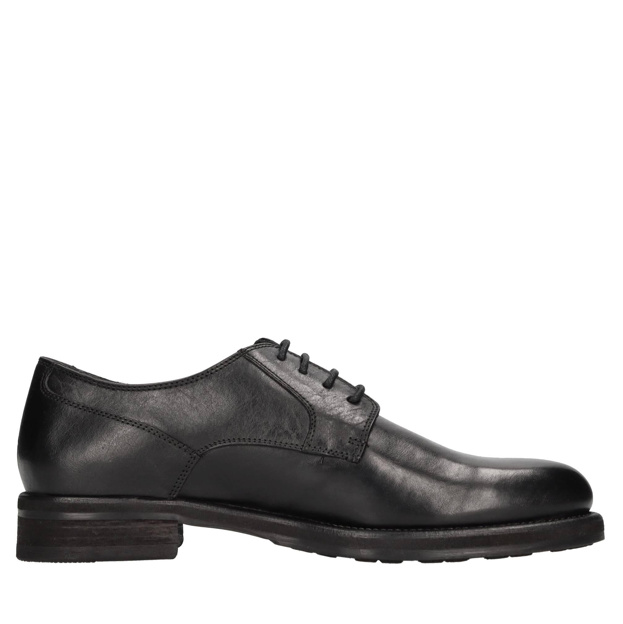 Stringate in pelle 
