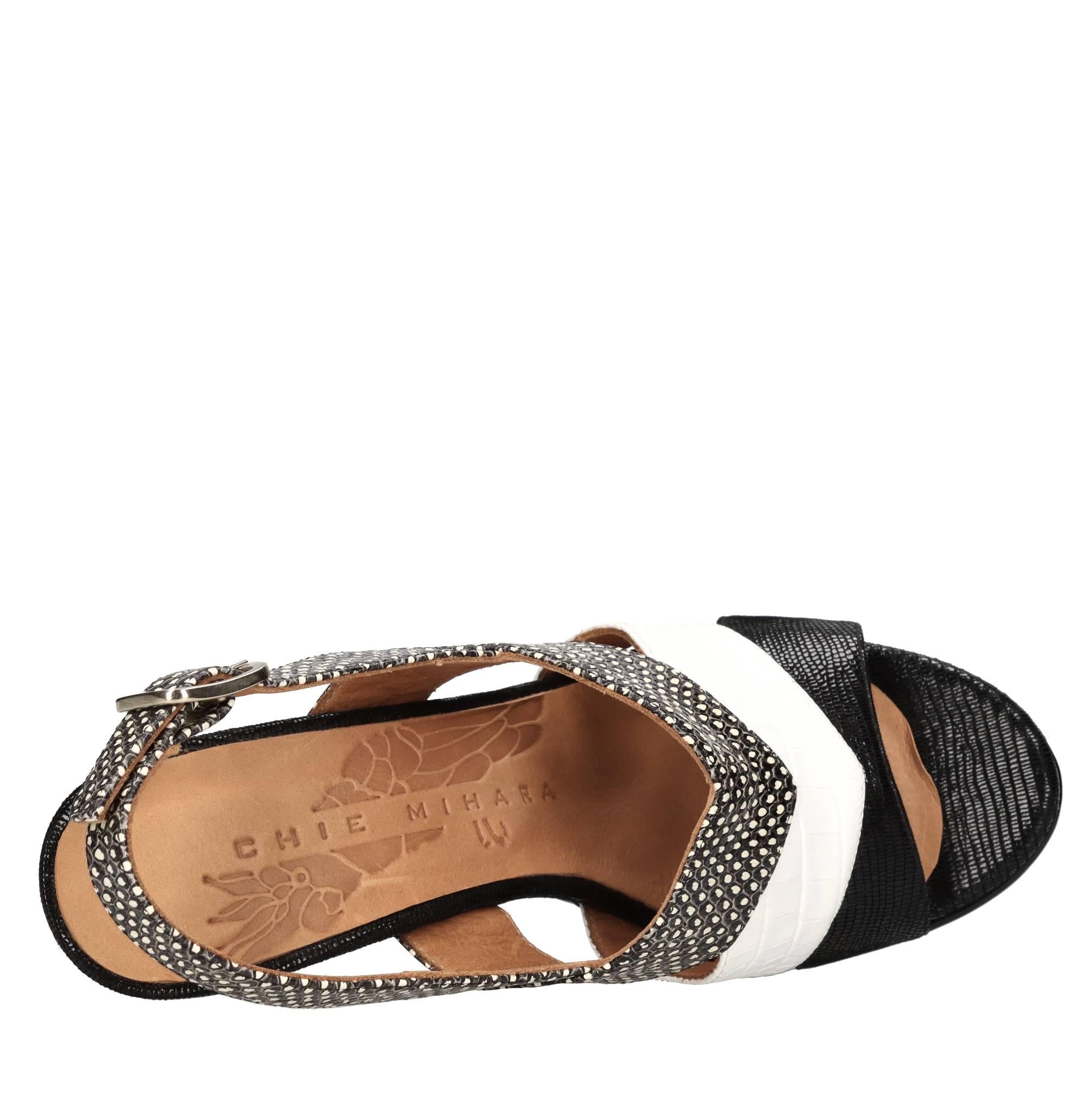 Sandali in pelle modello Aisa Ford 