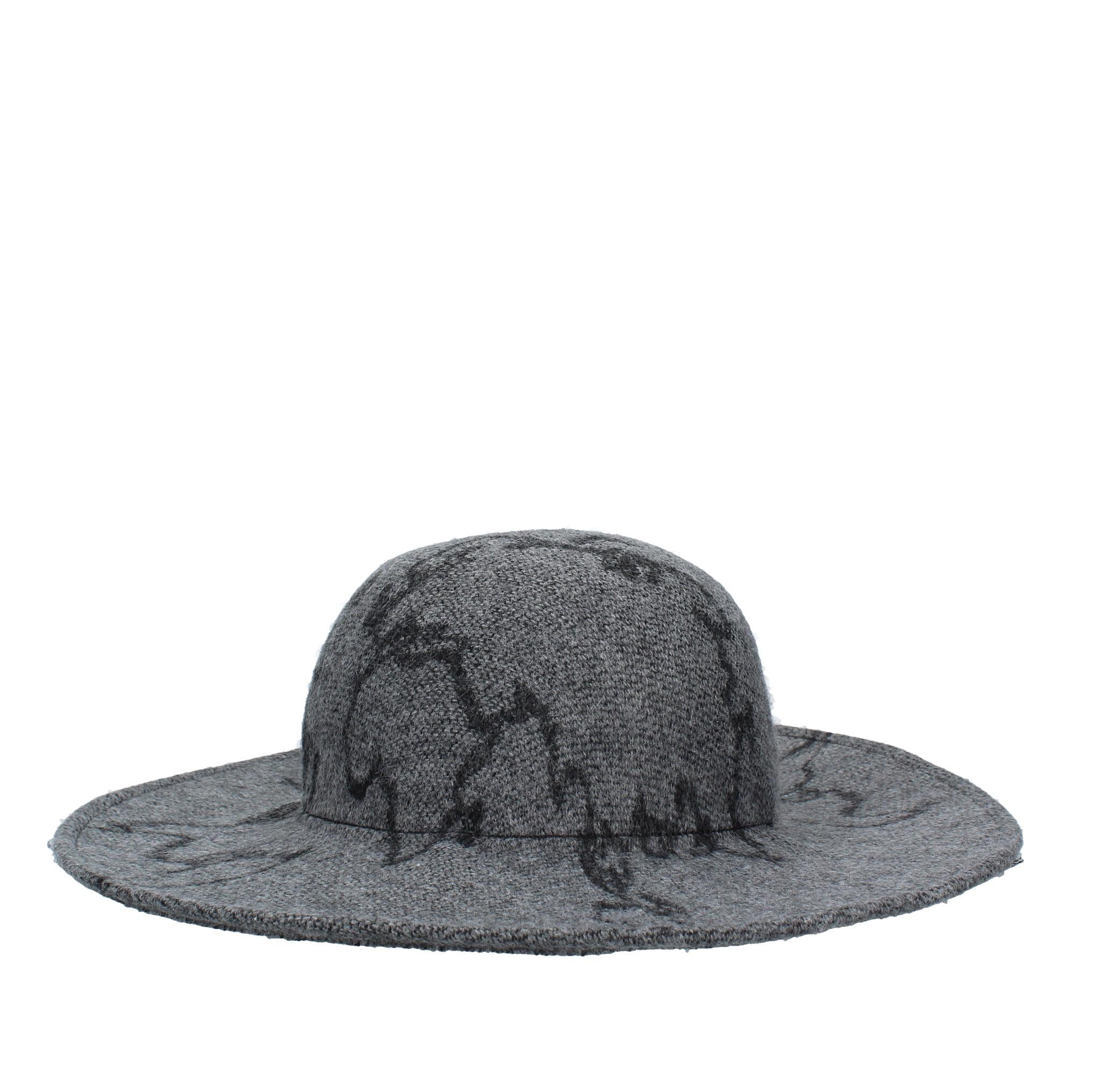 Cappello multimateriale 