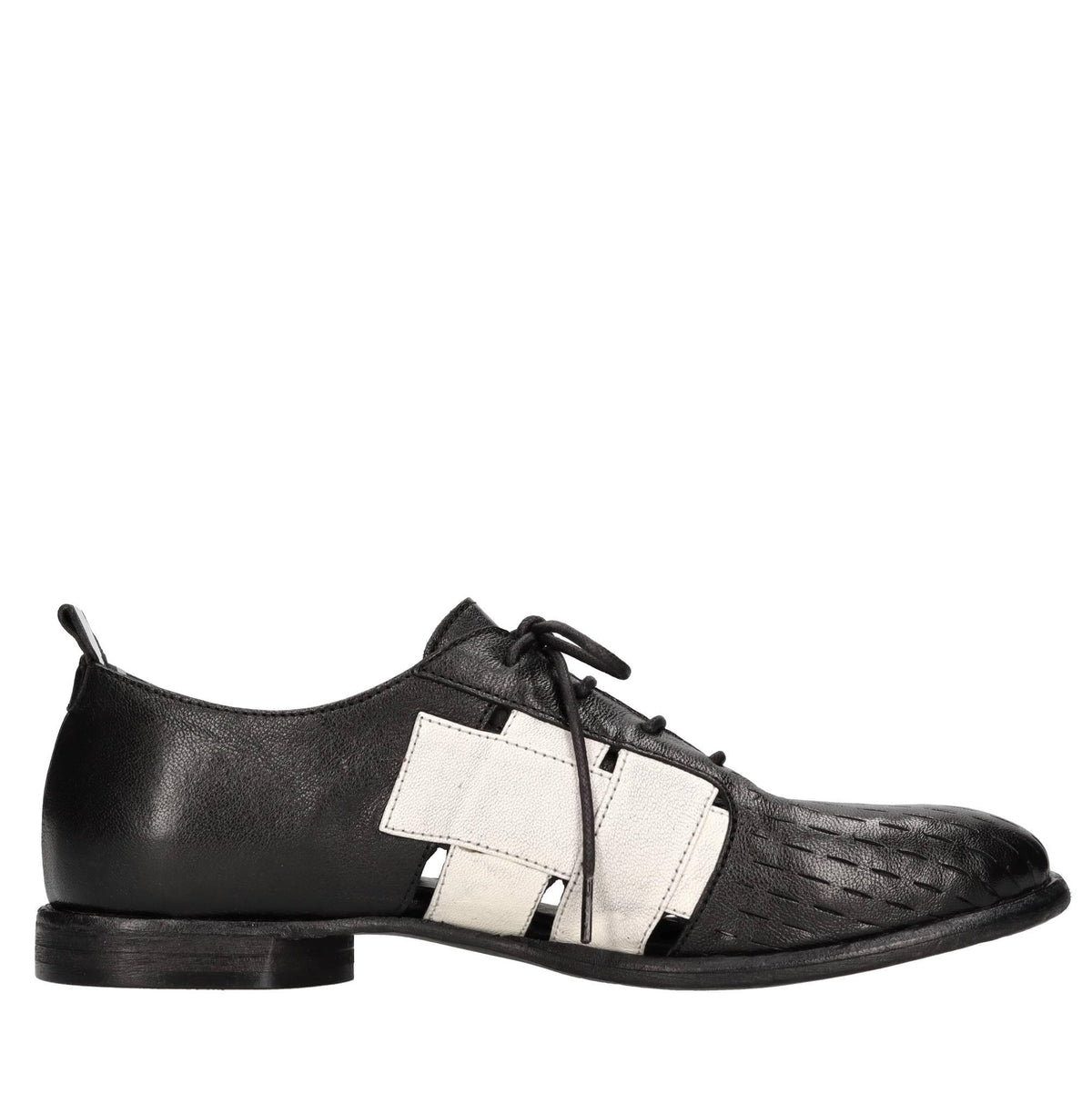 Stringate in pelle 