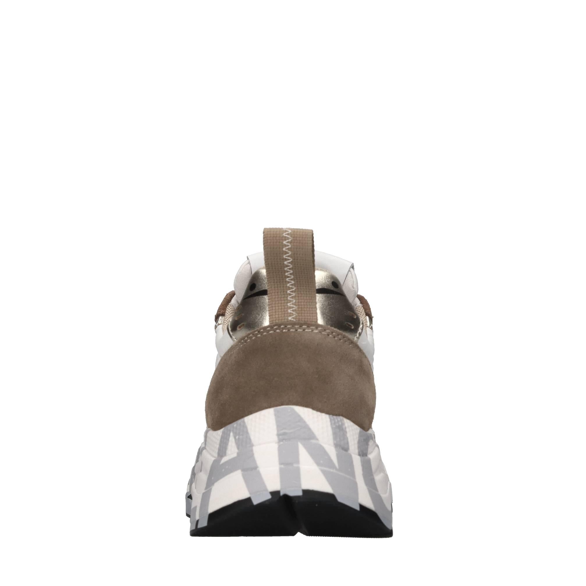 Sneakers in camoscio e tessuto 