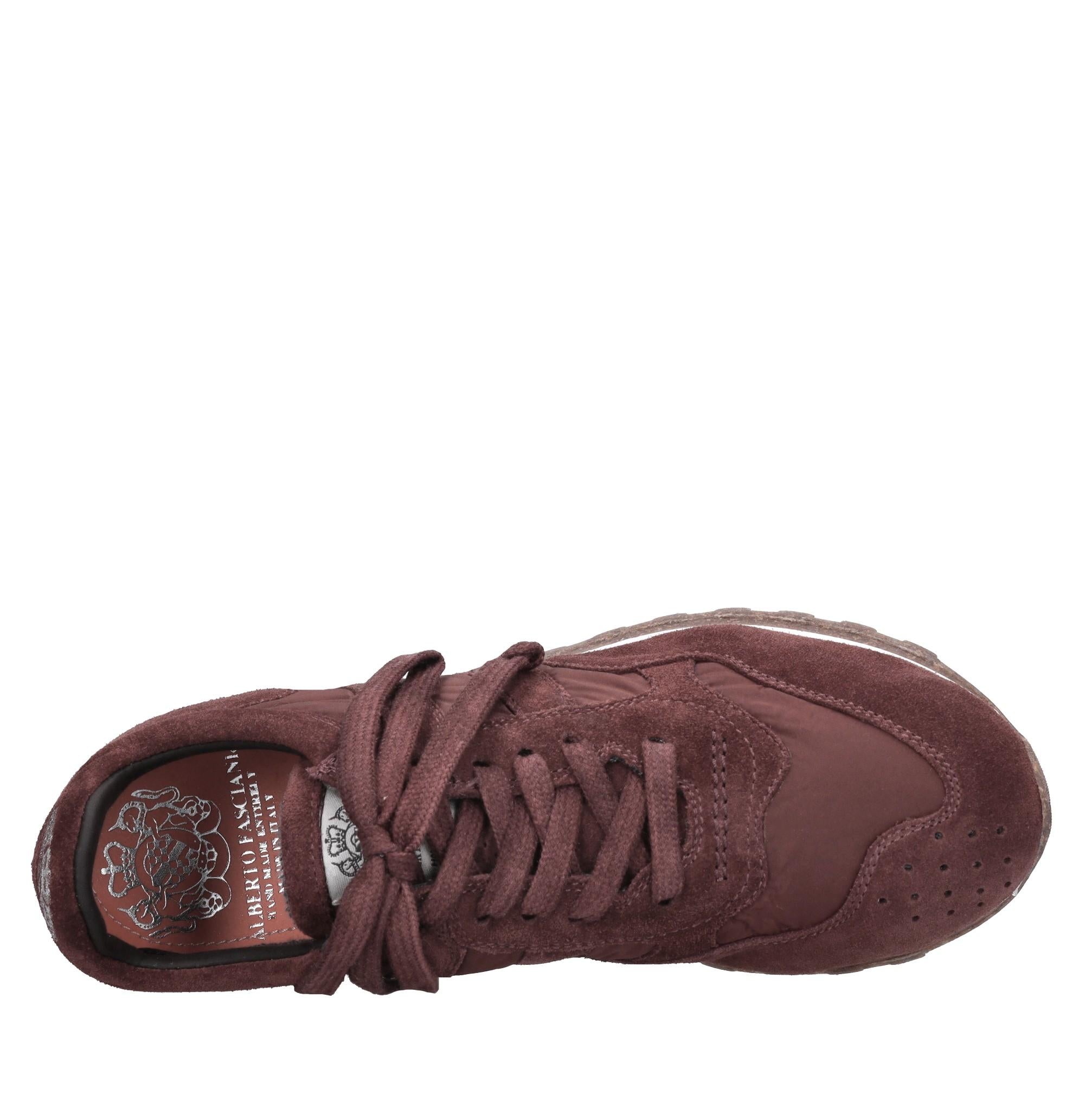 Sneakers in camoscio e tessuto 