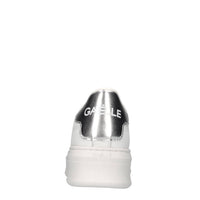 Sneakers in pelle ed ecopelle 