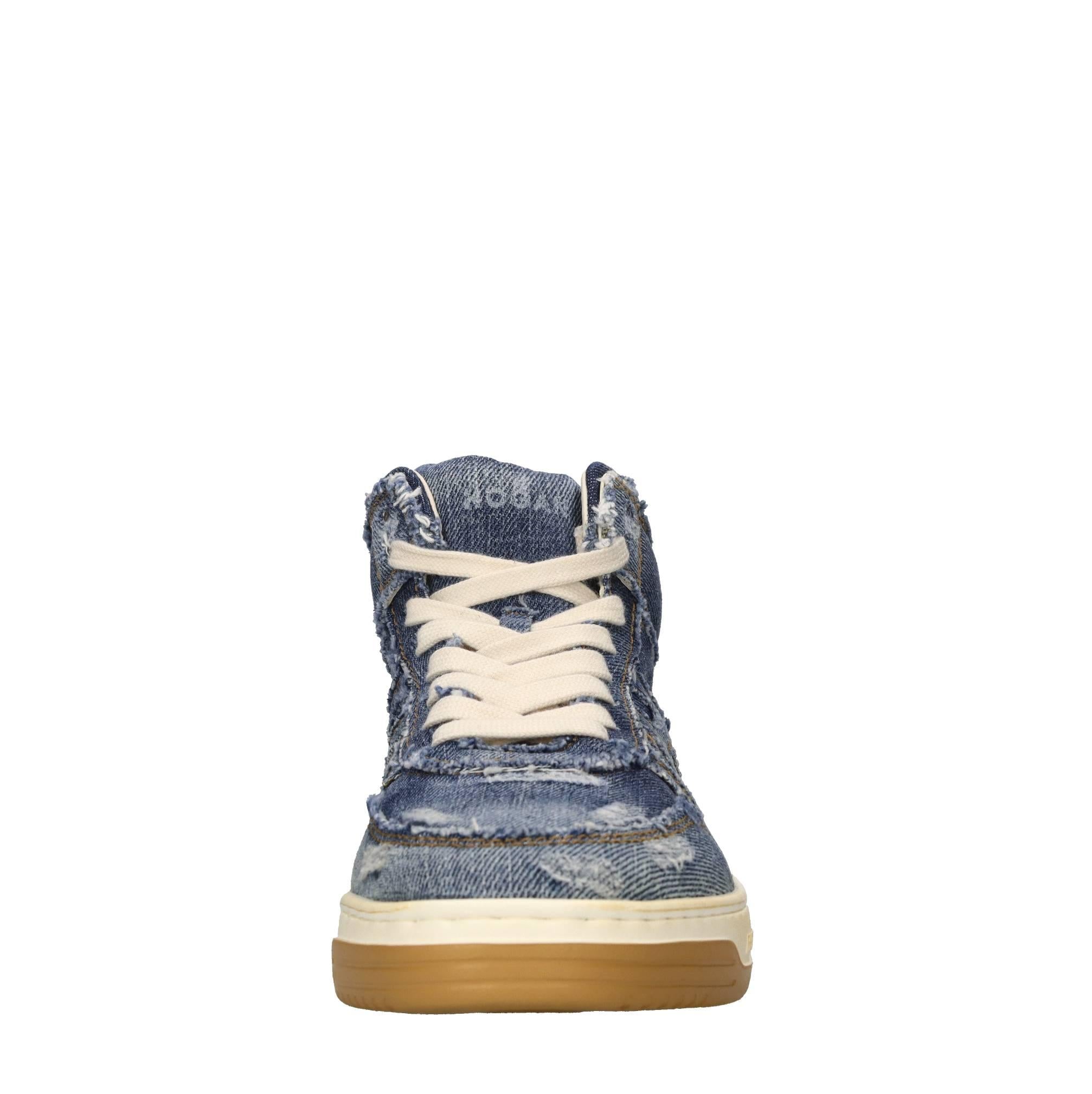 Sneakers in denim 