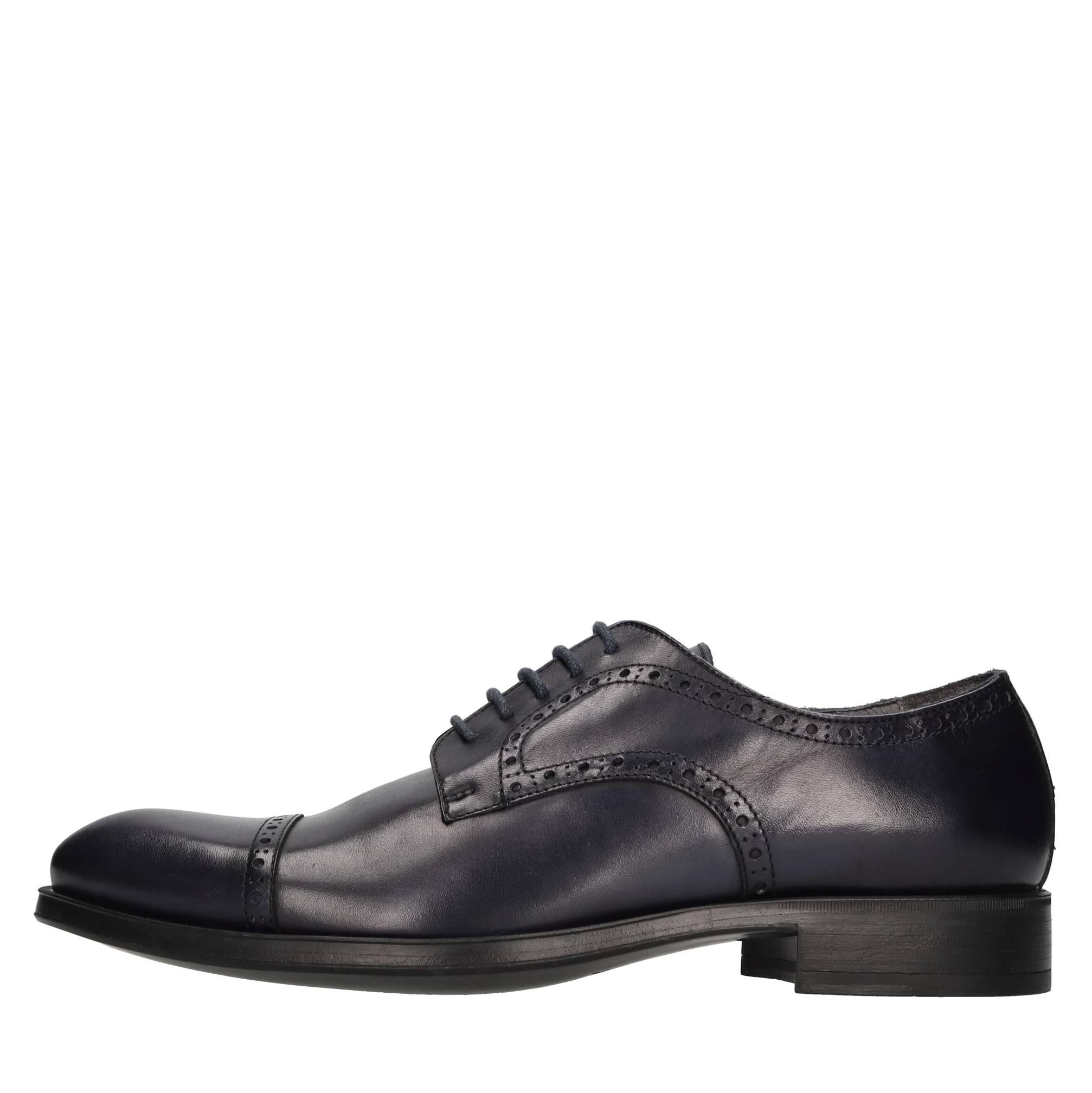 Stringate in pelle 