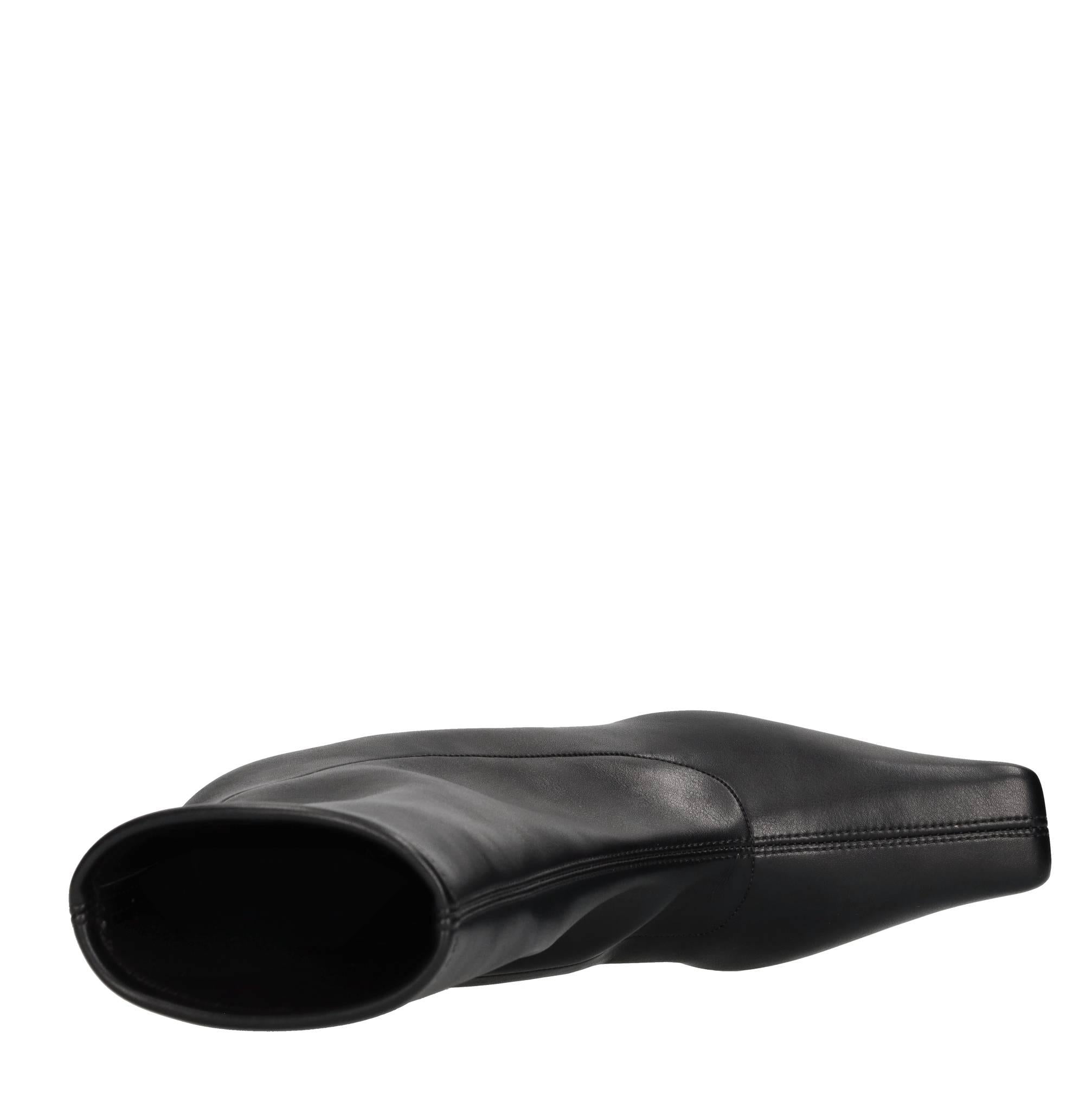Tronchetti in pelle ed ecopelle stretch 