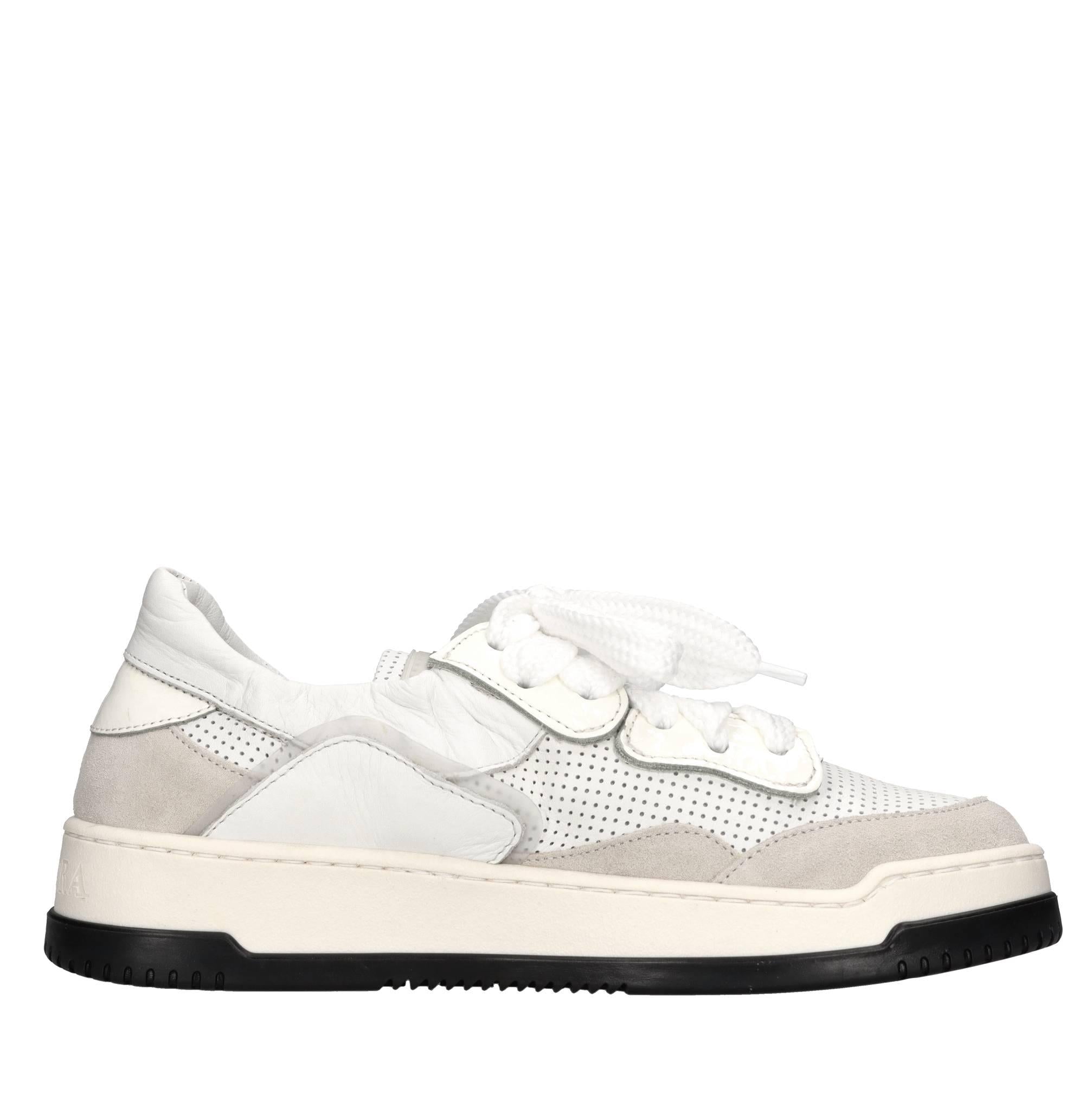 Sneakers in camoscio e pelle 