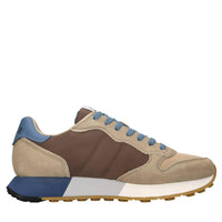 Sneakers in camoscio pelle e tessuto. 