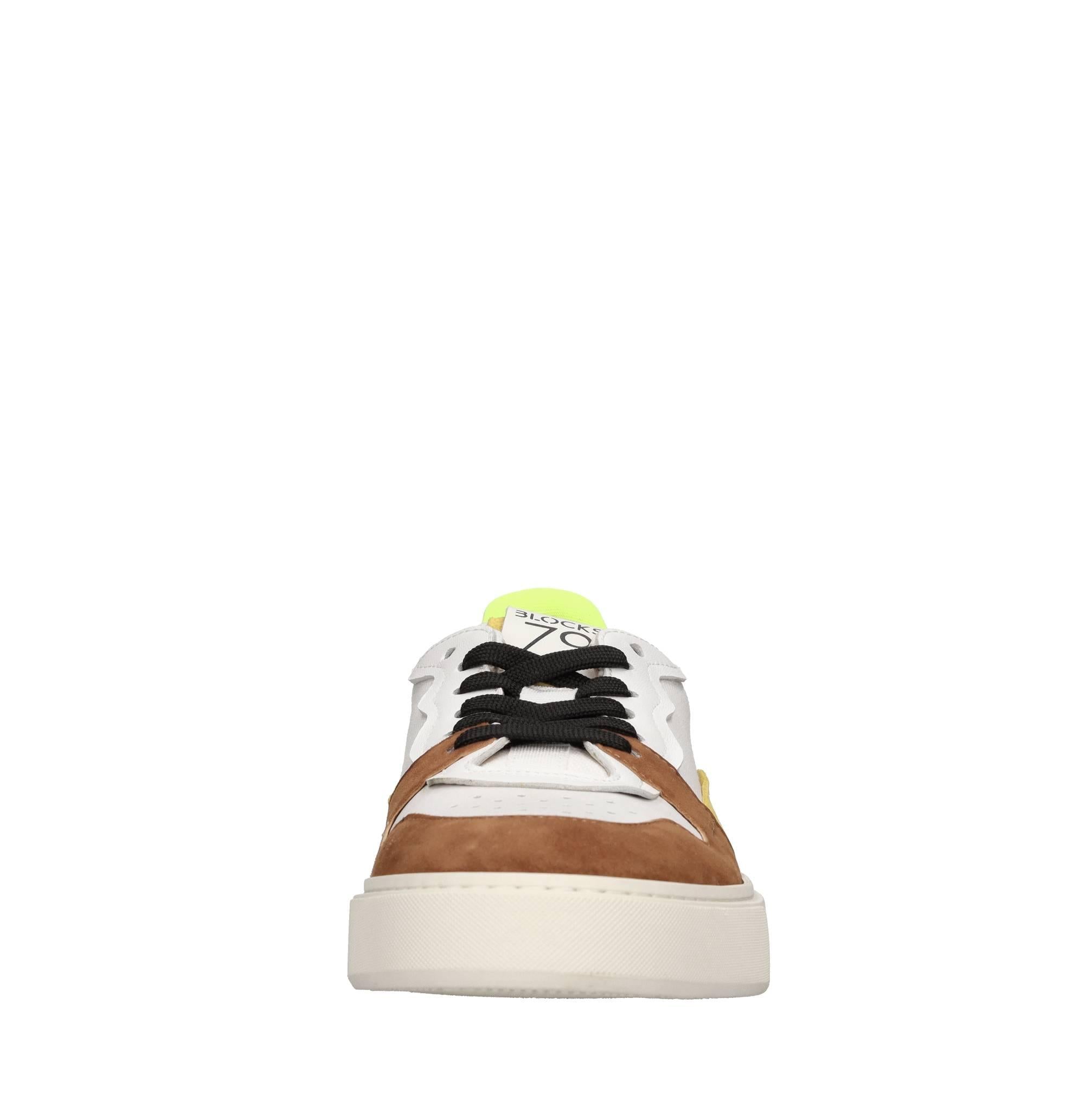 Sneakers in camoscio e tessuto 