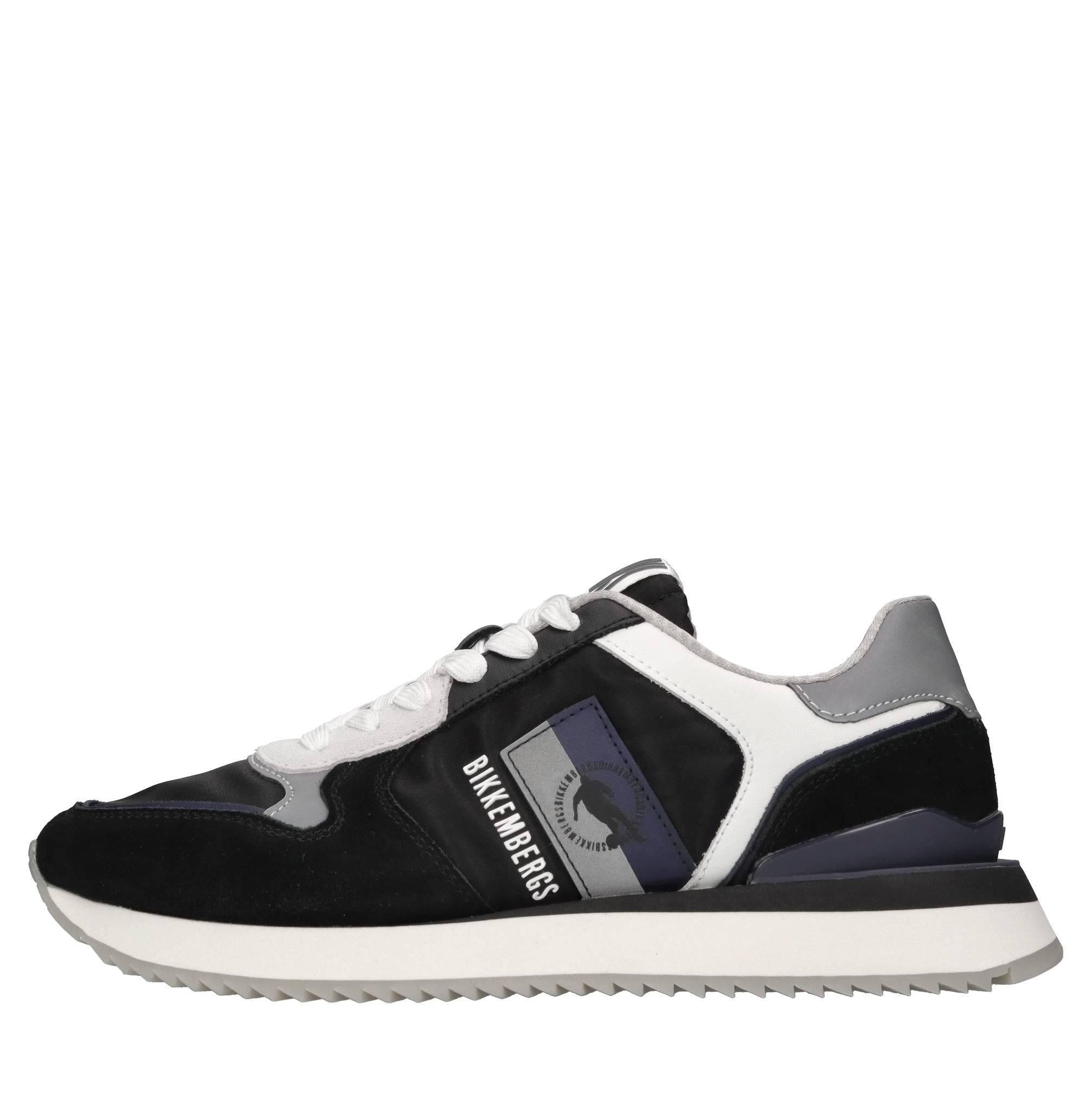 Sneakers in pelle,ecopelle e tessuto 