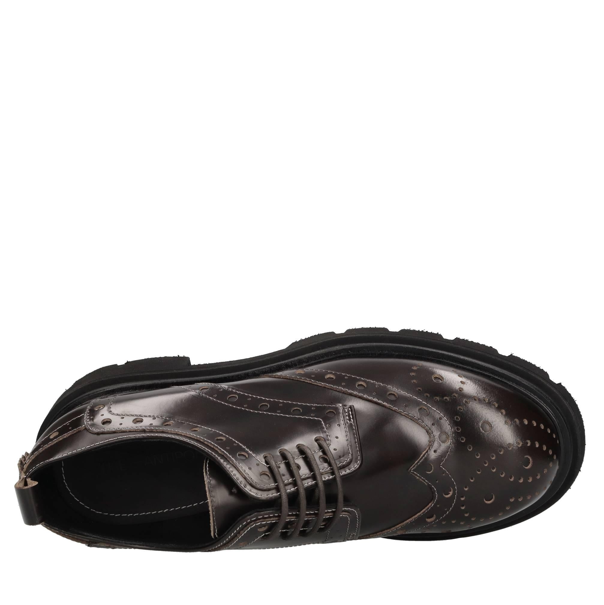 Stringate in pelle 