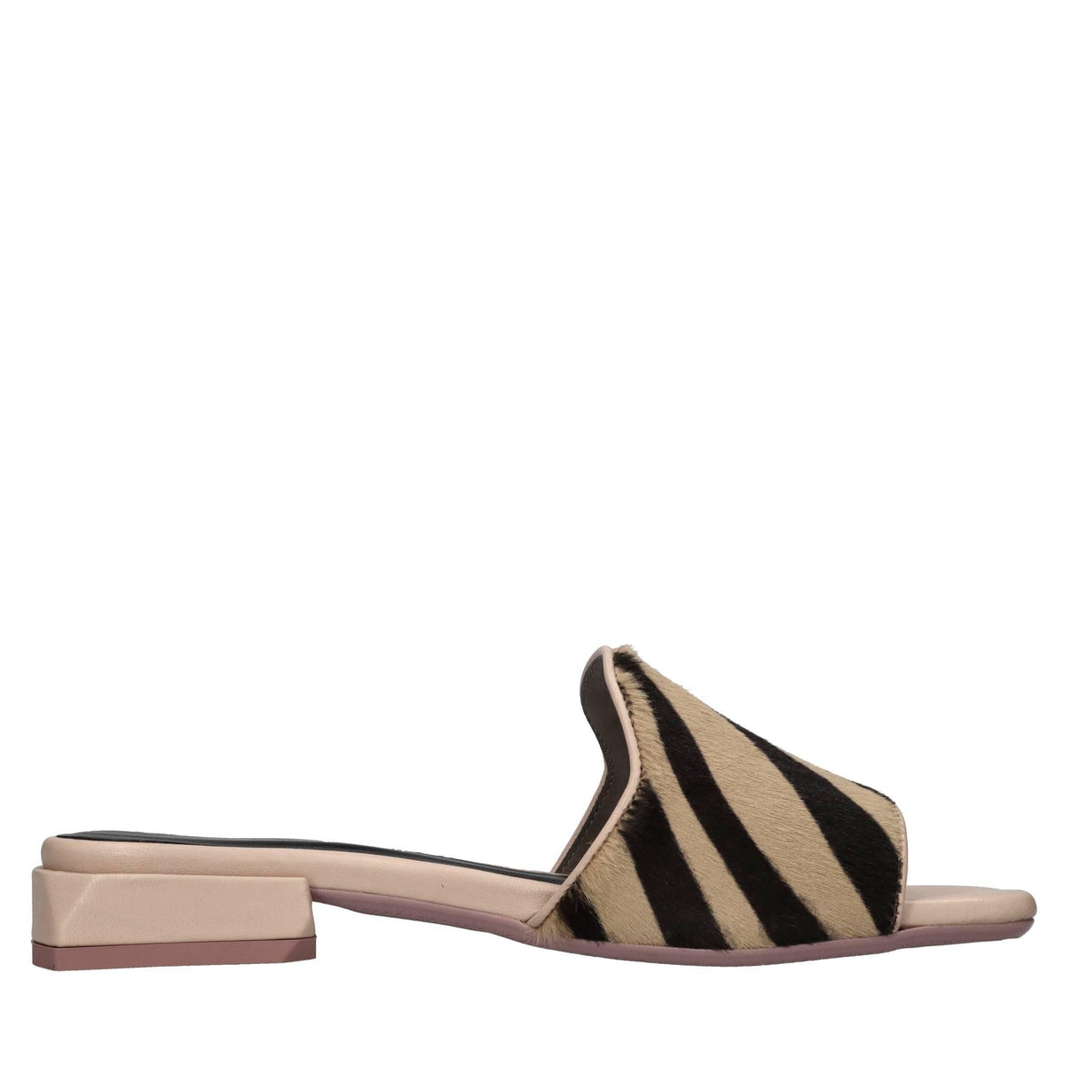 Mules in cavallino 