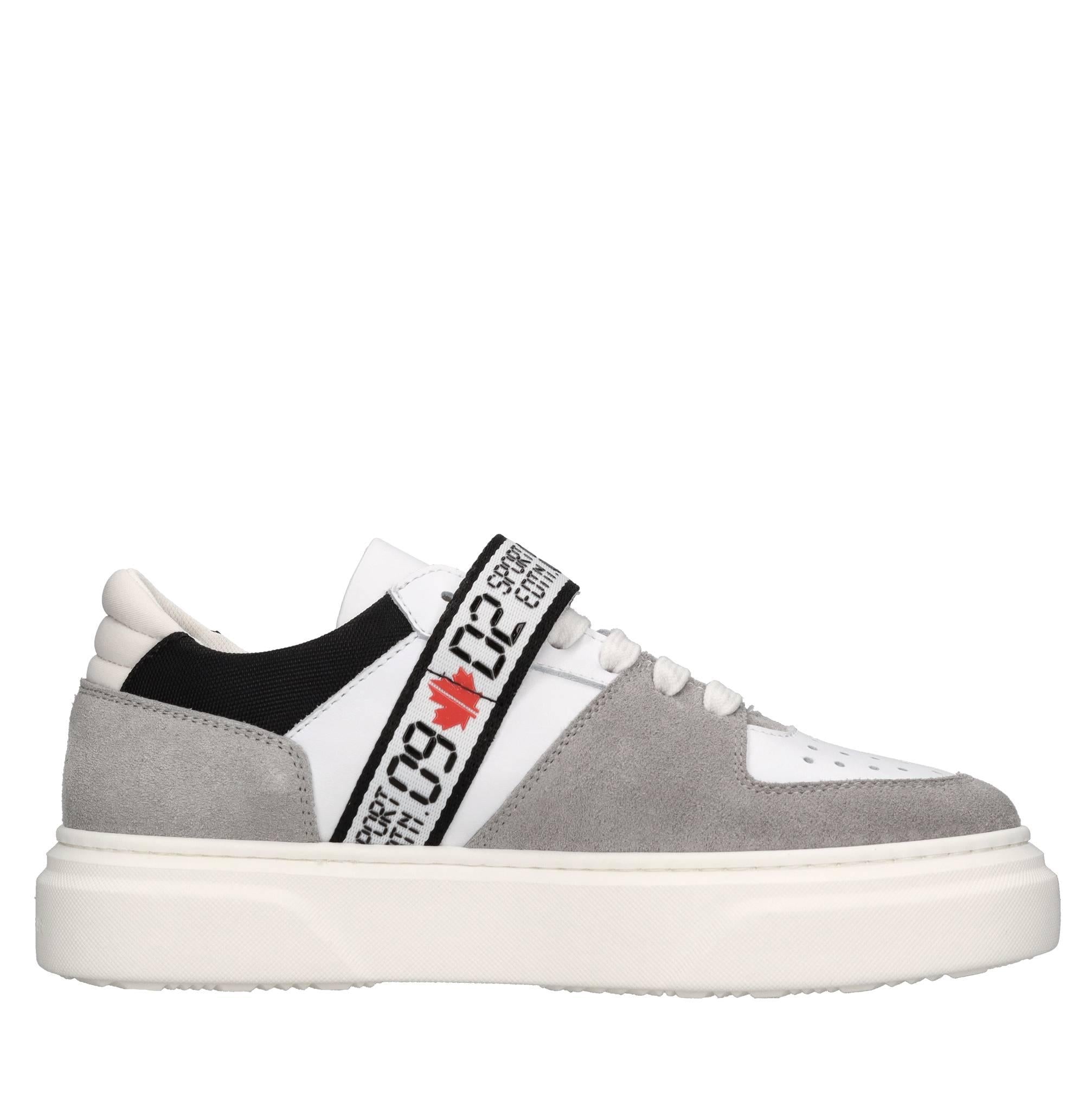 Sneakers in camoscio e tessuto 
