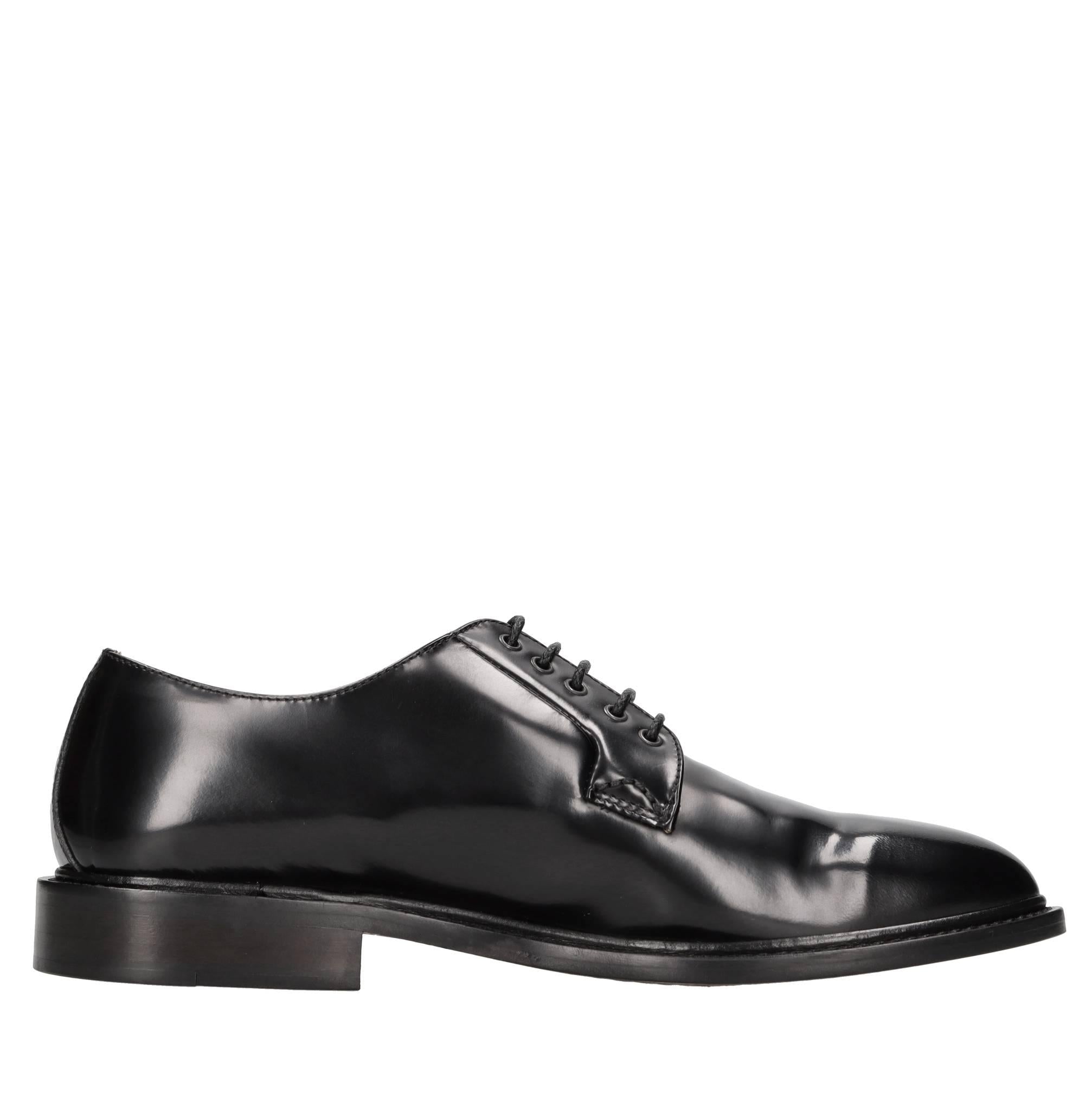 Stringate in pelle 