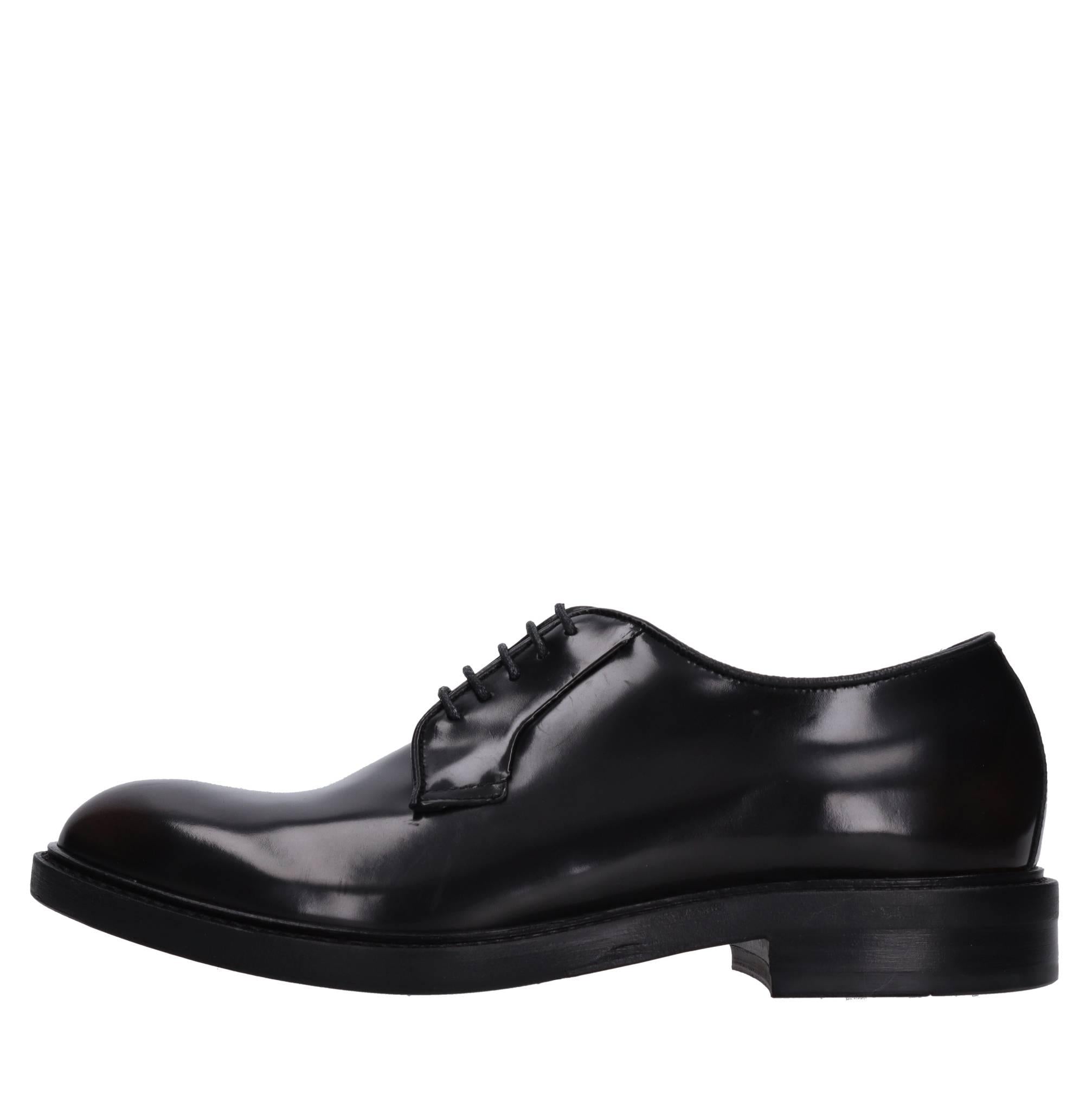 Stringate in pelle 