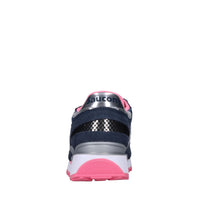 Sneakers in camoscio e tessuto 