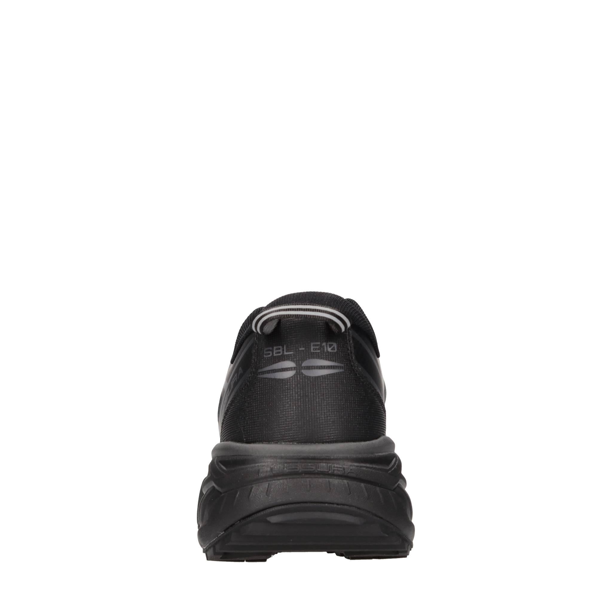 Sneakers modello in tessuto tecnico con inserti in gomma 